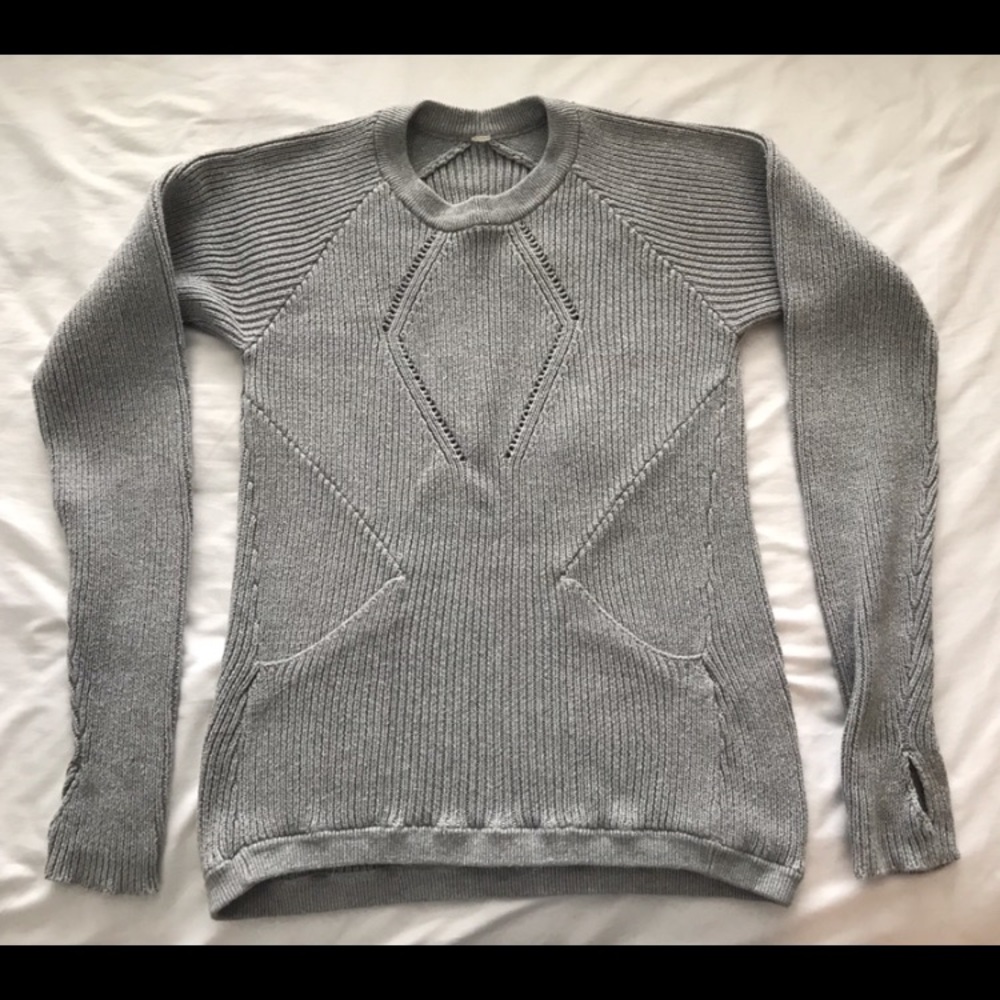 Lululemon Women’s sweater